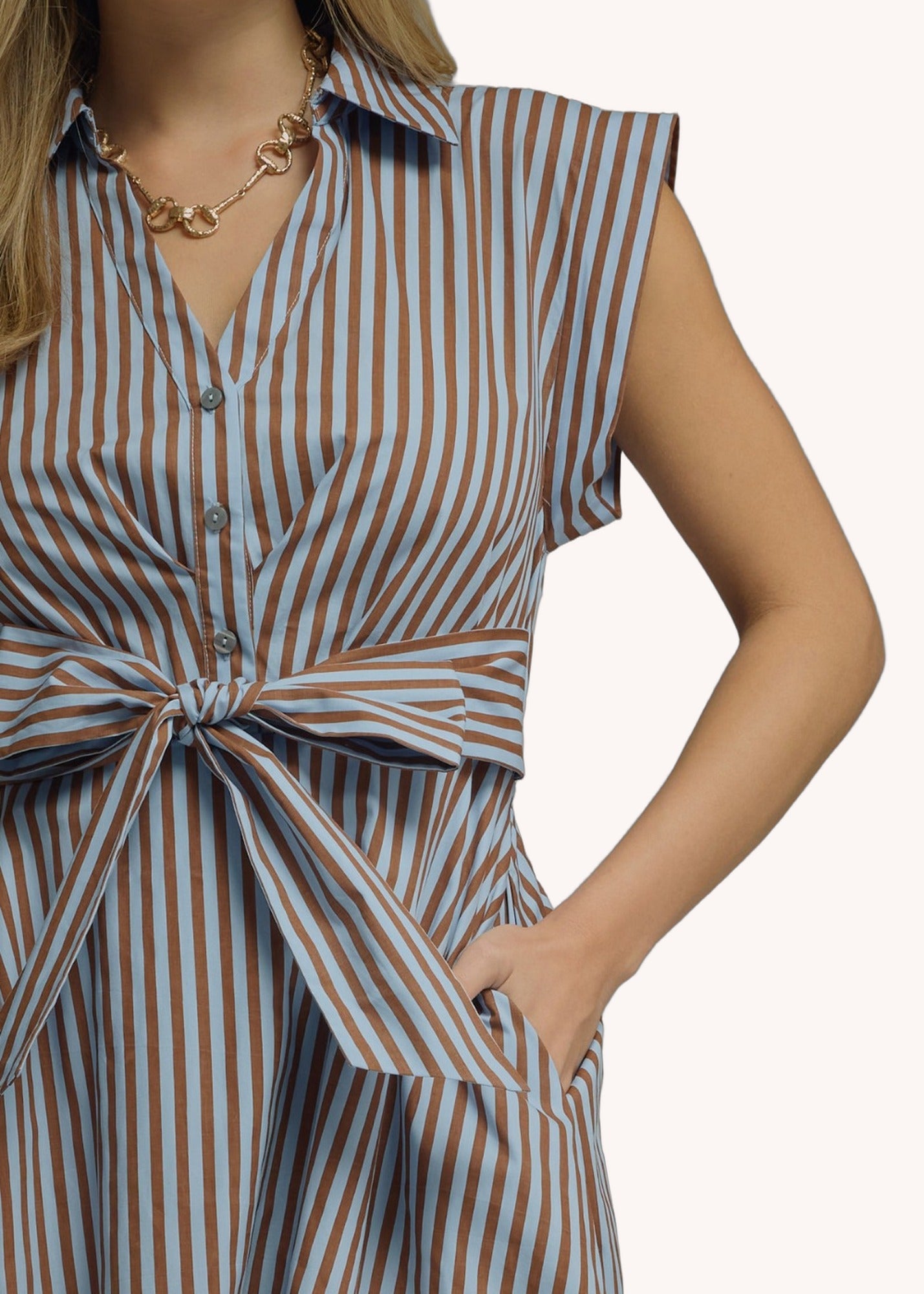 D29576 in Blue Brown