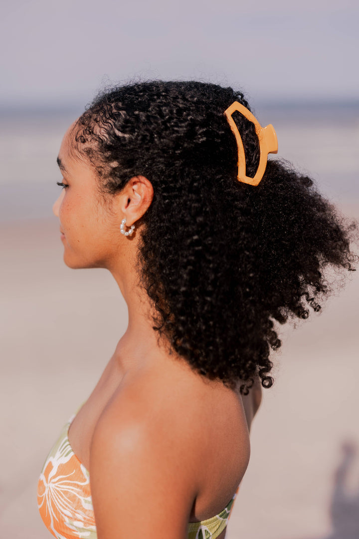 Open Hair Clip in Mango for it!