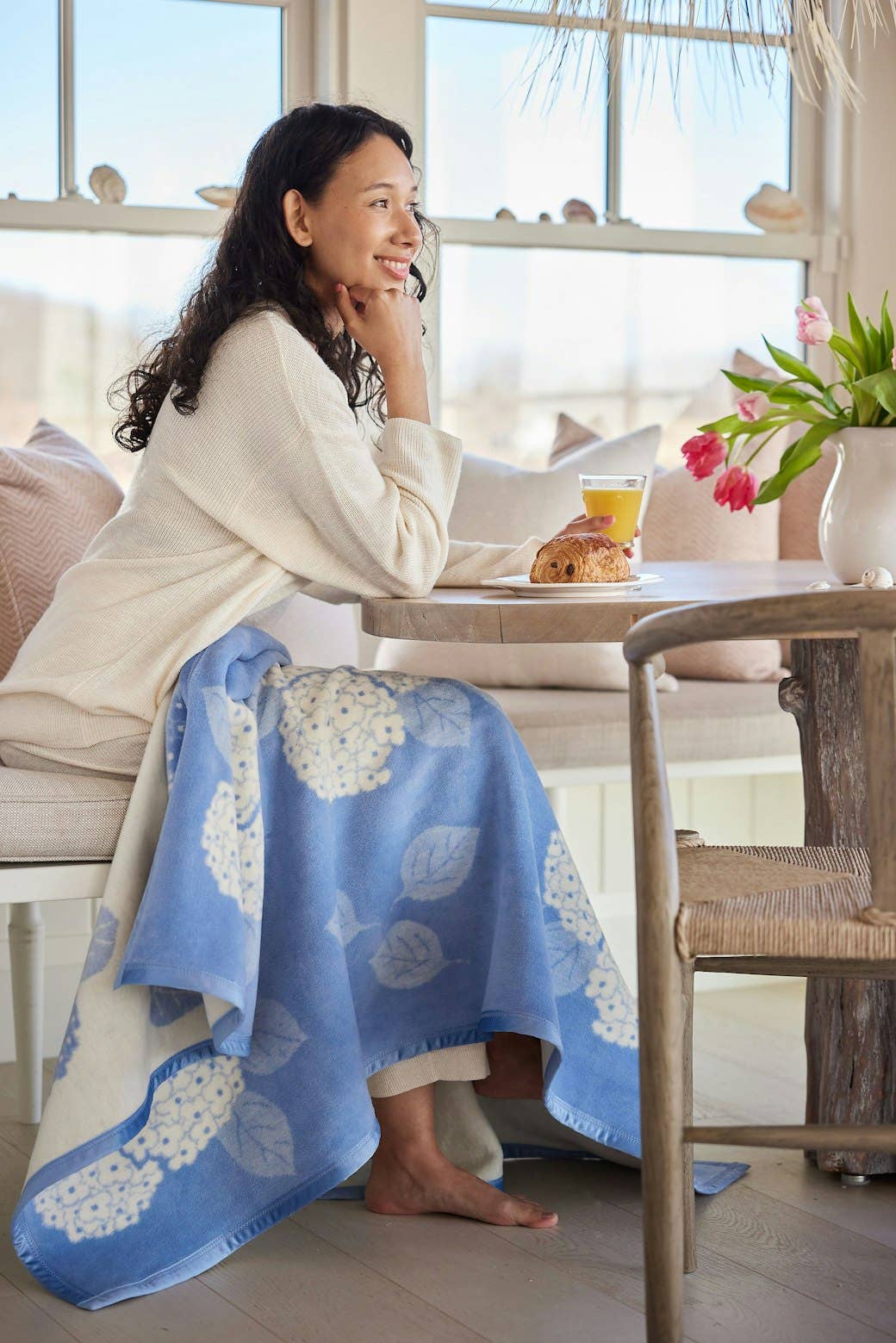 Chappy Wrap Blanket in Hydrangeas Bluebell