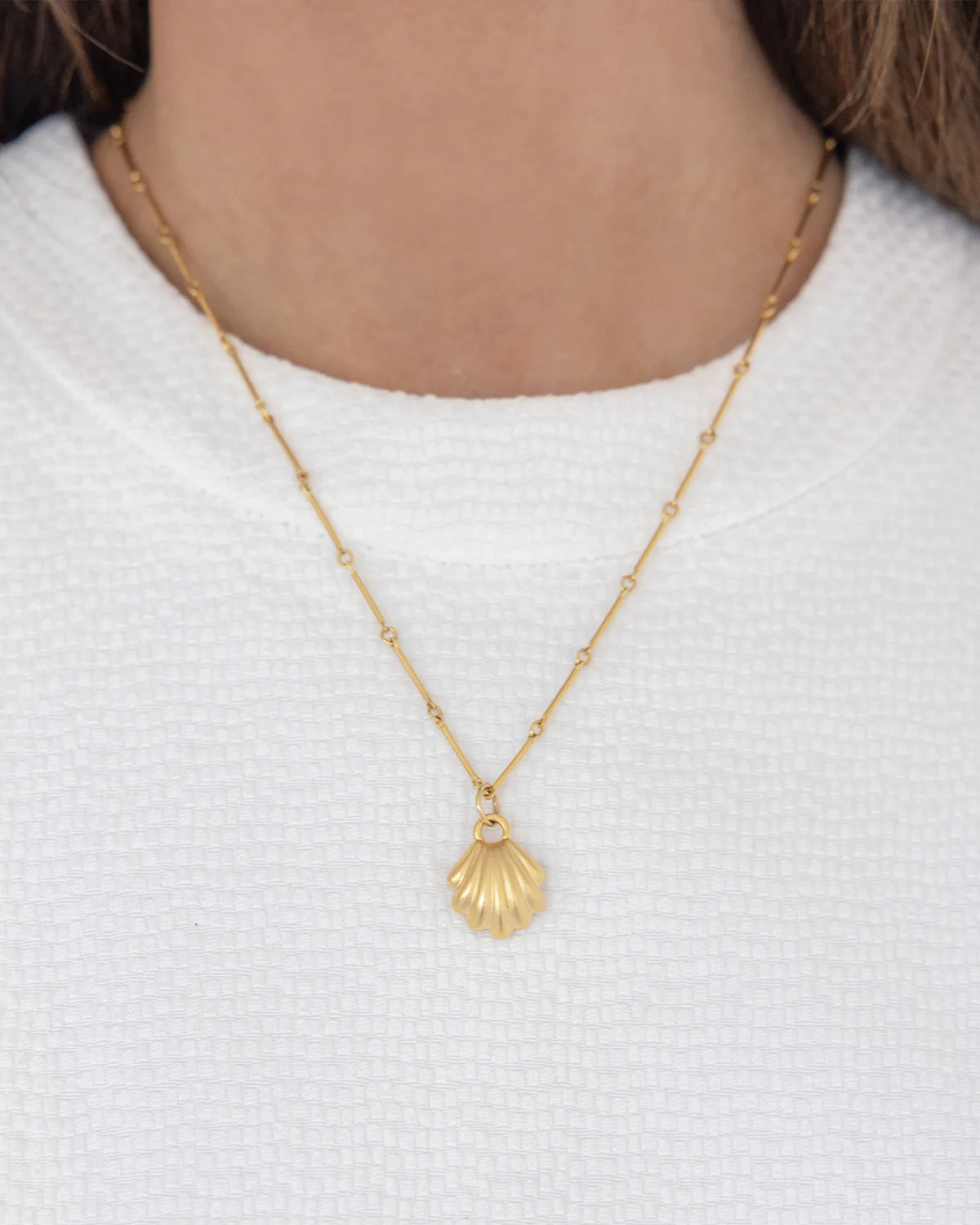 Marbella Dainty Clam Shell Necklace