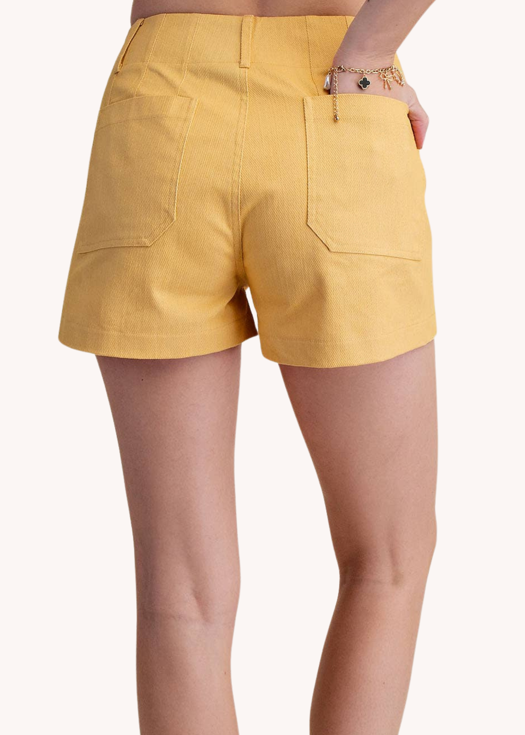 Colette Scalloped Shorts in Dandelion