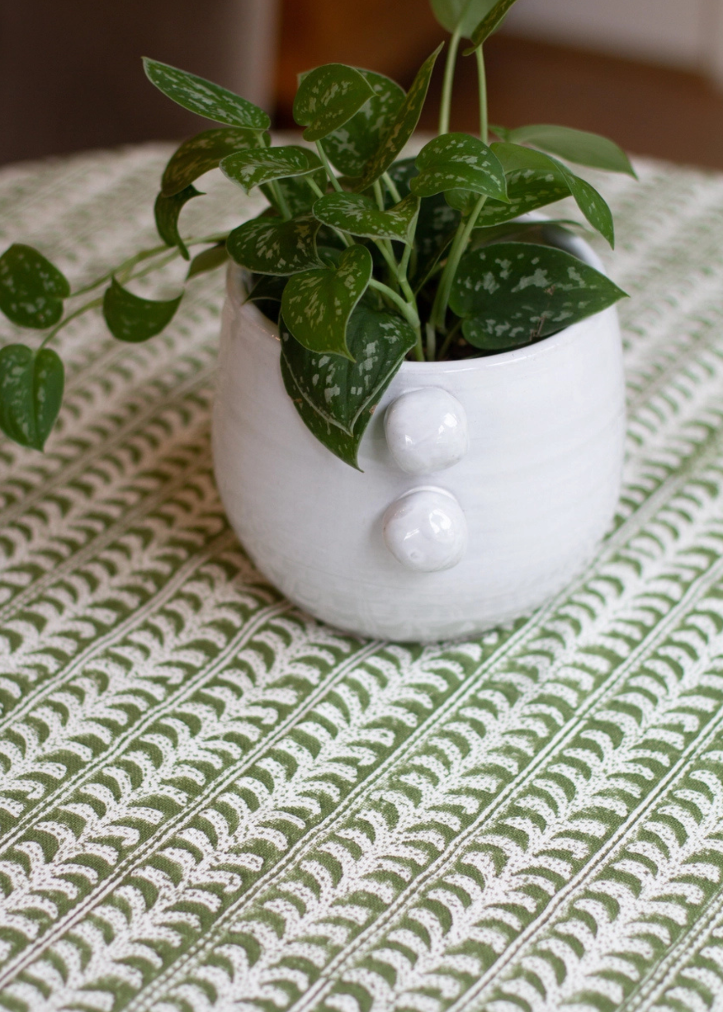 Endless Fleur Tablecloth in Green