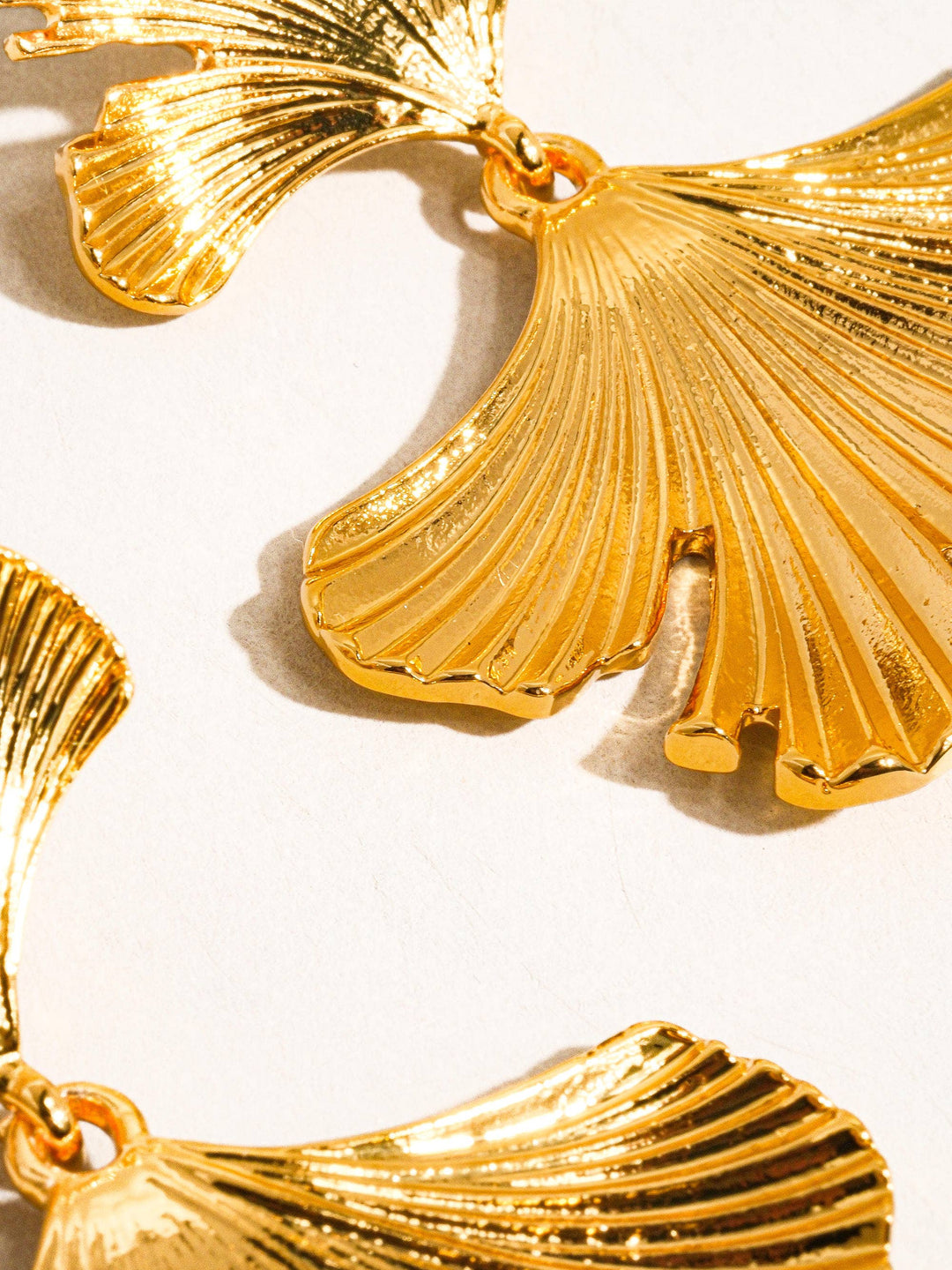 Léonie Ginko Earrings in 18K Gold