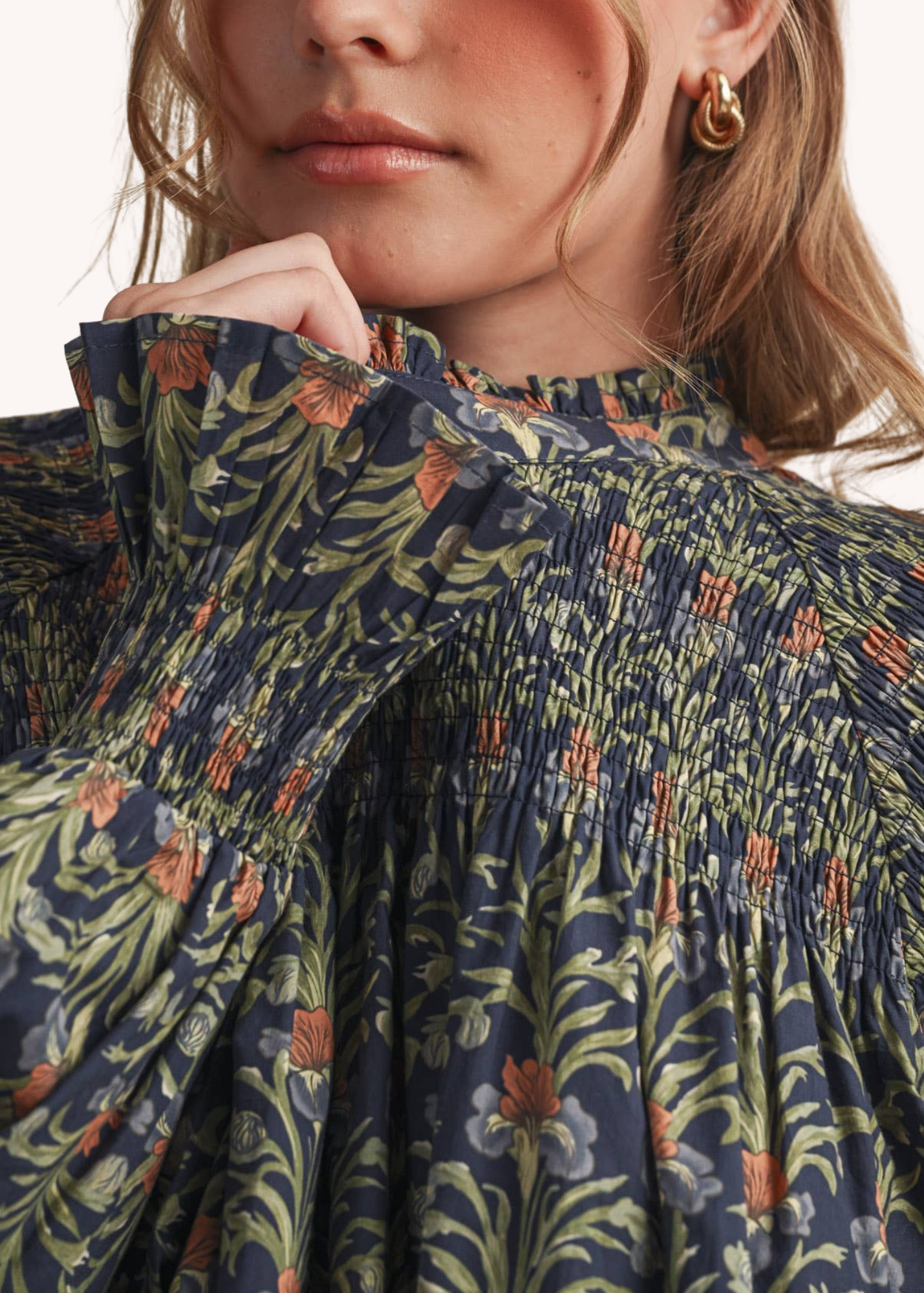 Kaki Smocked Cotton Top in Navy