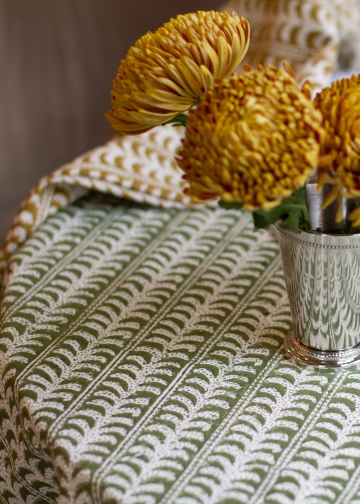 Endless Fleur Tablecloth in Green