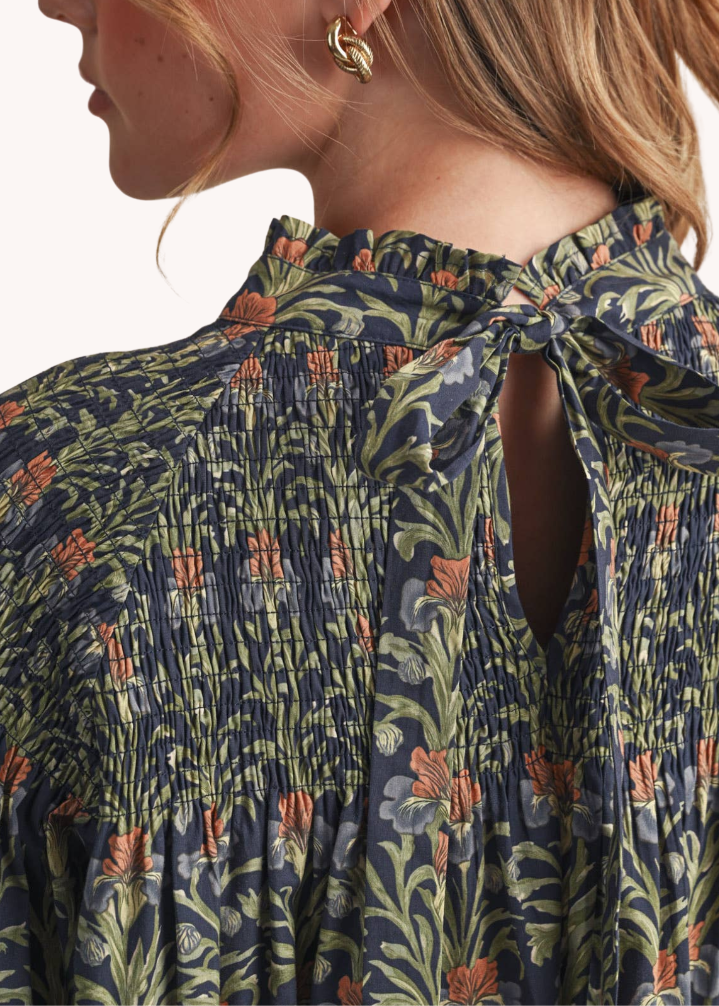 Kaki Smocked Cotton Top in Navy
