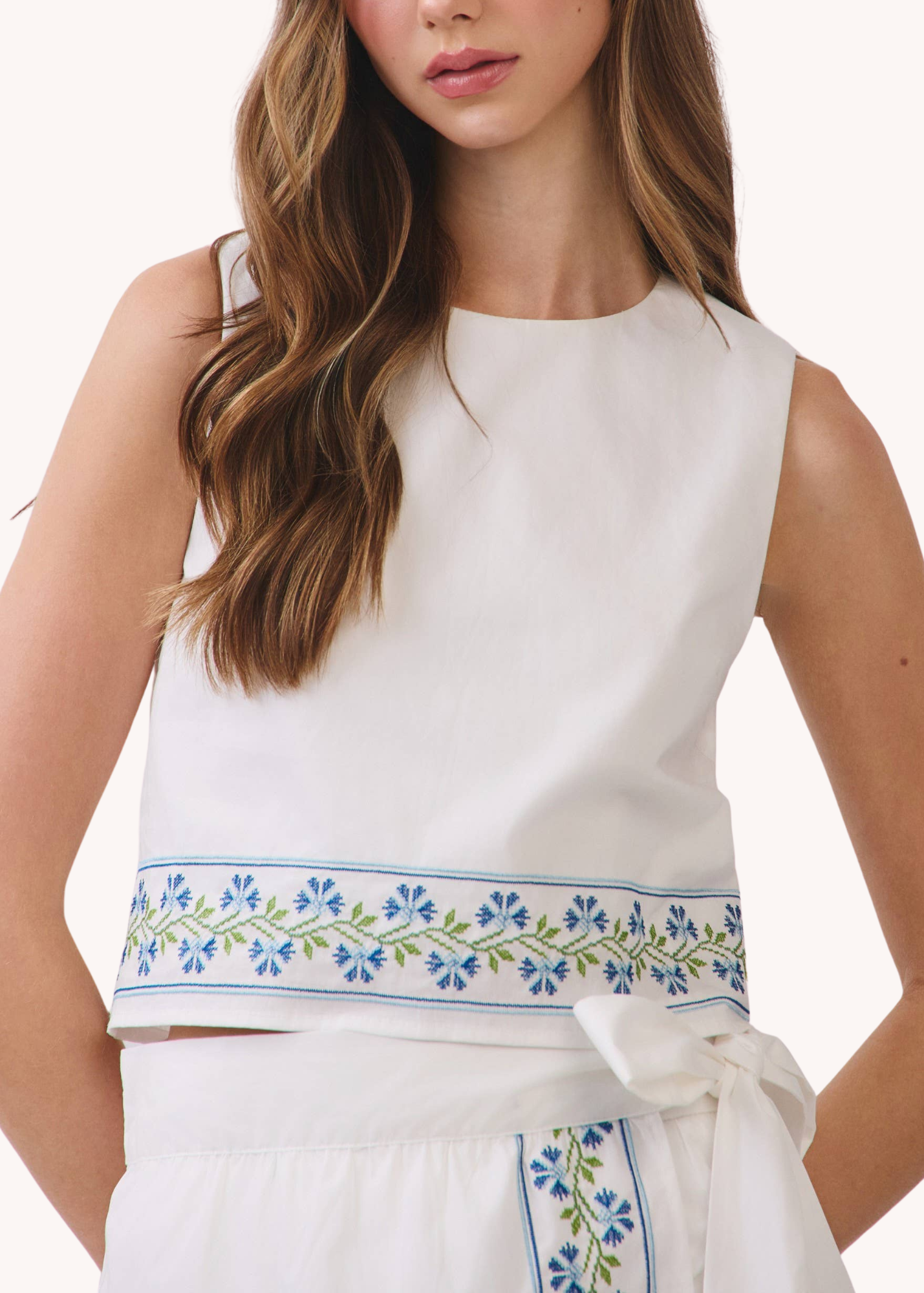 Floral Embroidered Hem Sleeveless Crop Top