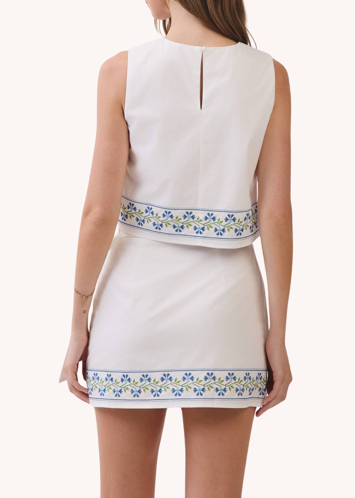 Floral Embroidered Hem Sleeveless Crop Top