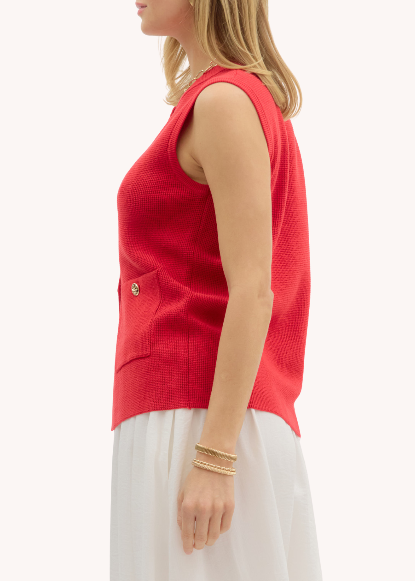 Tiegan Sleeveless Vest in Red