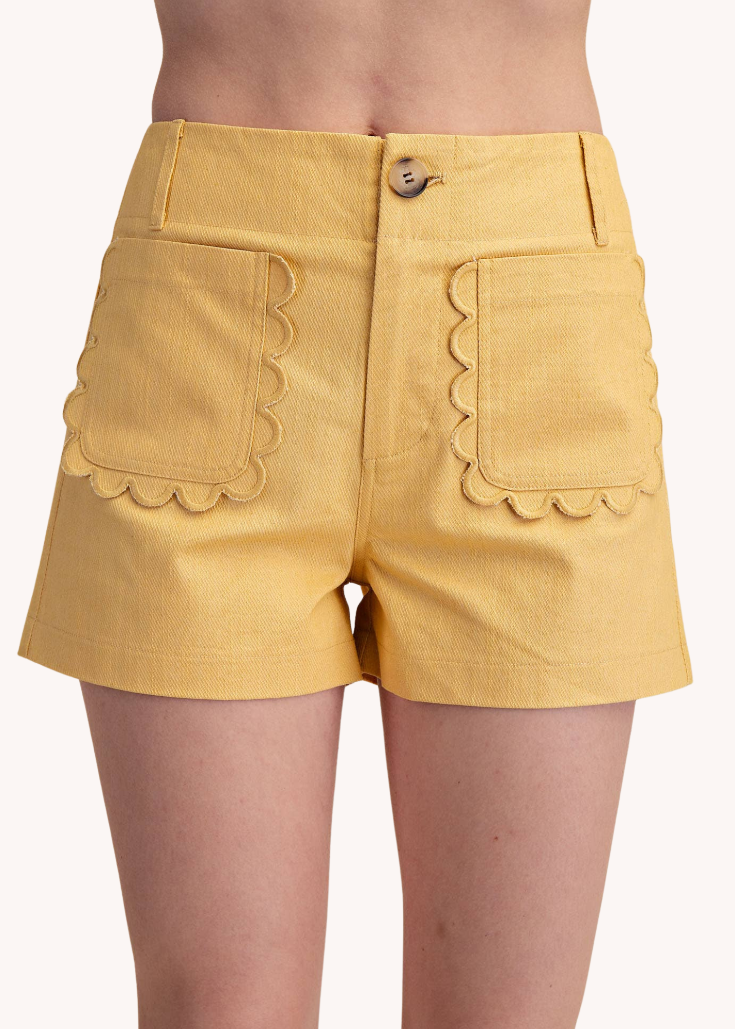 Colette Scalloped Shorts in Dandelion