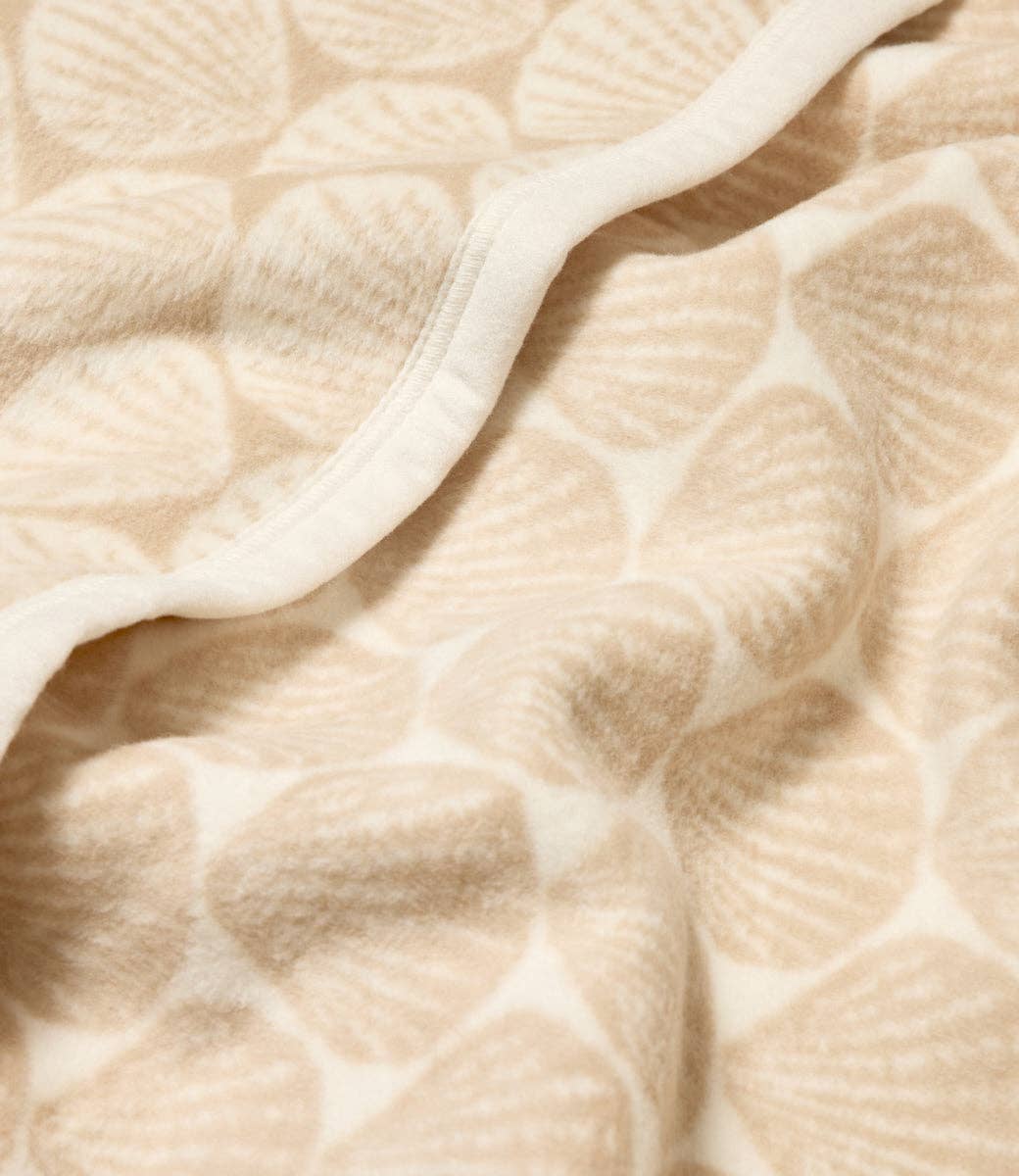 Chappy Wrap Blanket in Seashells Oak