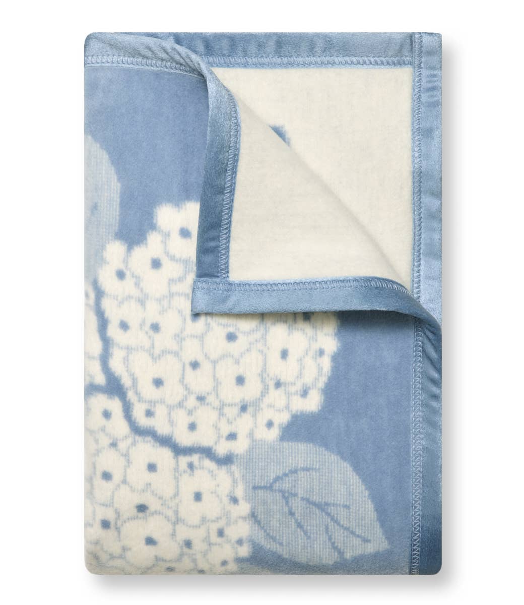 Chappy Wrap Blanket in Hydrangeas Bluebell